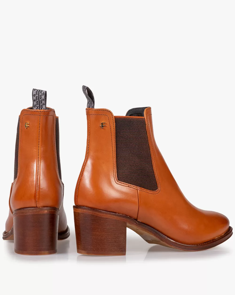 Floris van Bommel Chelsea Boots></noscript>Chudi 01.04 Cognac